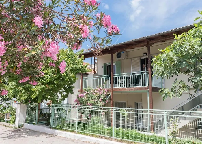 Nikols House Apartament *